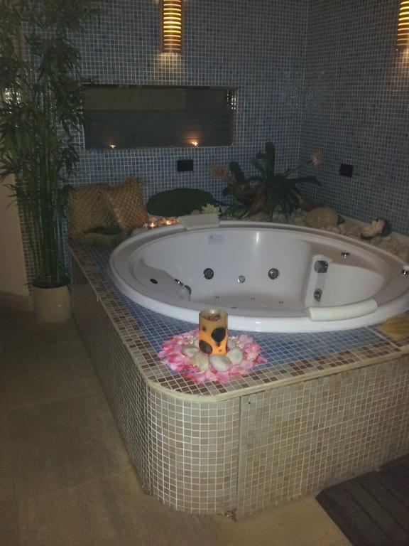 Prima Nebula Guest House Наполи Екстериор снимка
