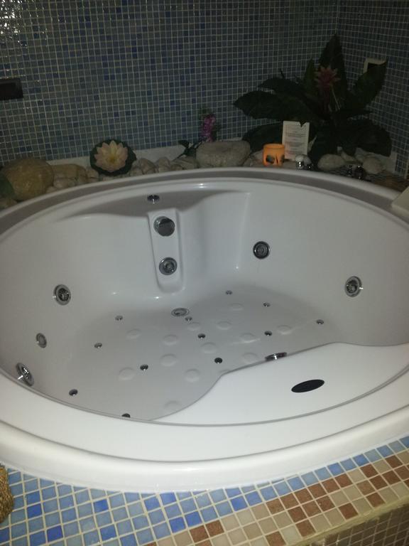 Prima Nebula Guest House Наполи Екстериор снимка